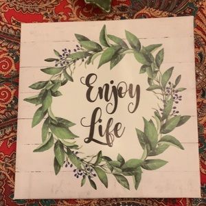 Decorative bundle of enjoy life wall hanging and ceramic leaf bird decoration.